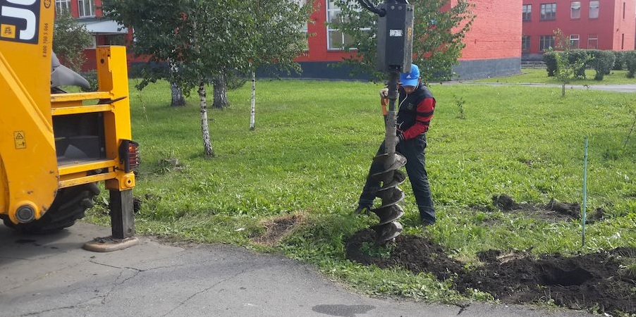 Услуги по бурению грунта под столбы и фундамент в Калужской области